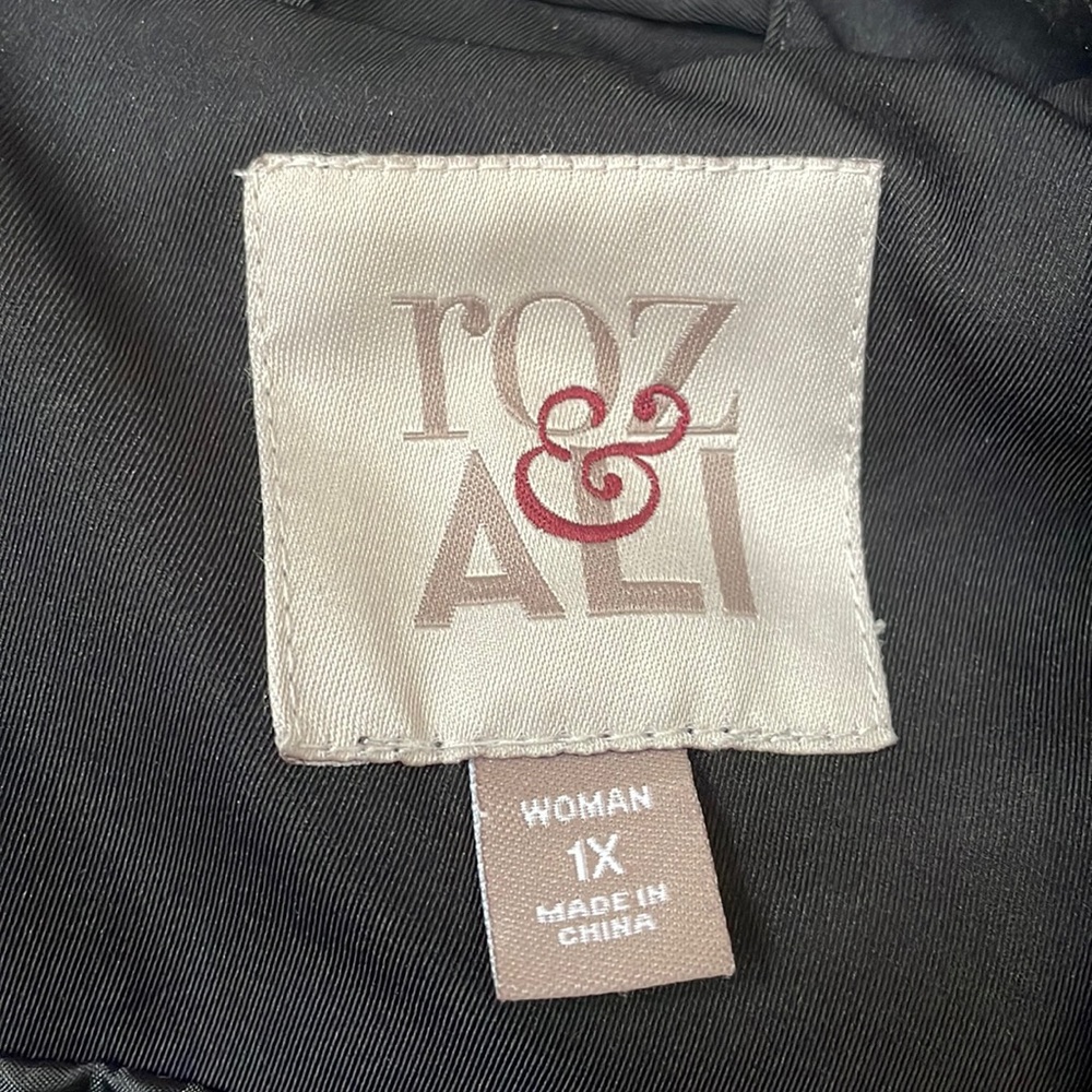 Roz & Ali Woman Size 1X Black Gold Accents Trench coat pockets hood Belted - Picture 5 of 14